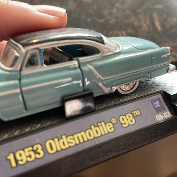 1953 Oldsmobile collectible model car - Picture 9 of 10